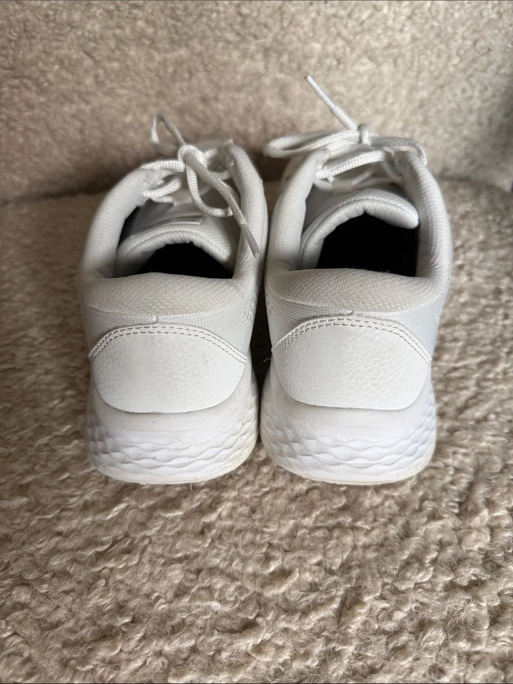 Skechers Women's White Athletic Lace-Up Sneakers size 8